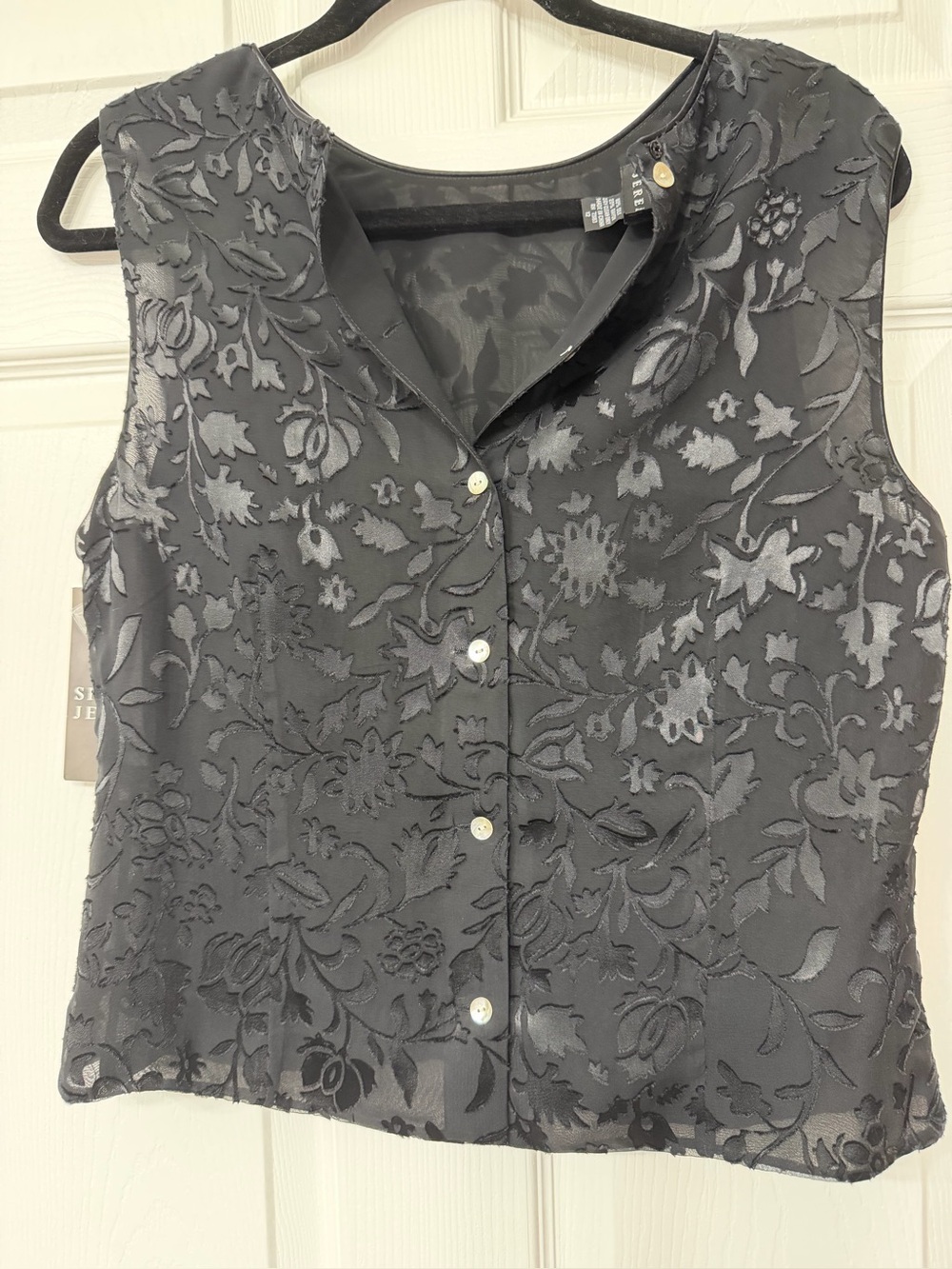 Spense Black Floral Jacquard Sleeveless Button-Front Top